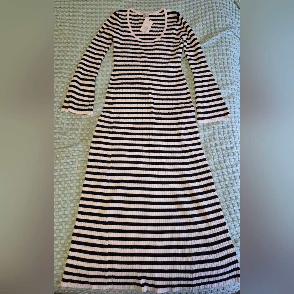 Striped Black and White Long Sleeve Ribbed Dress